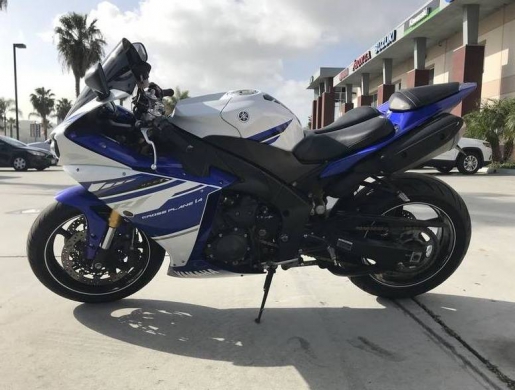 2014 Yamaha R1 whatsapp me on +971543681884 , Bilene Macia -  Mozambique