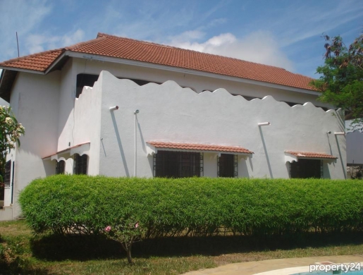 6 Bedroom Villa with swimming pool, Watamu Beach Malindi, Nairobi -  Kenya