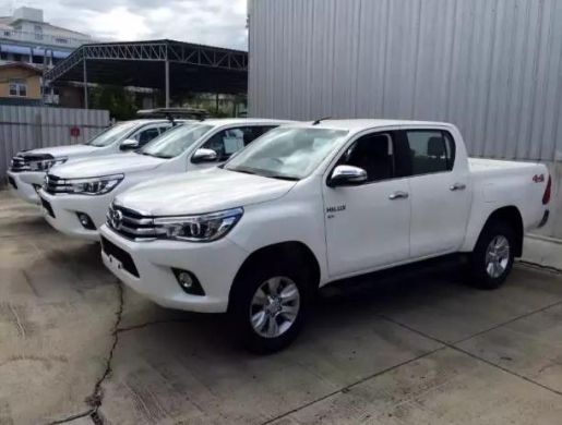 Hilux dc manual new brand model 2015, Dar es Salaam - Tanzania