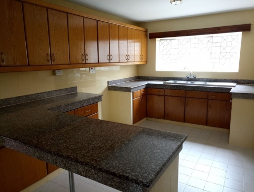 Kileleshwa Elegant 5 br townhouse to let, Nairobi -  Kenya