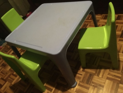 Plastic table and 3 chairs for kids, Nairobi -  Kenya