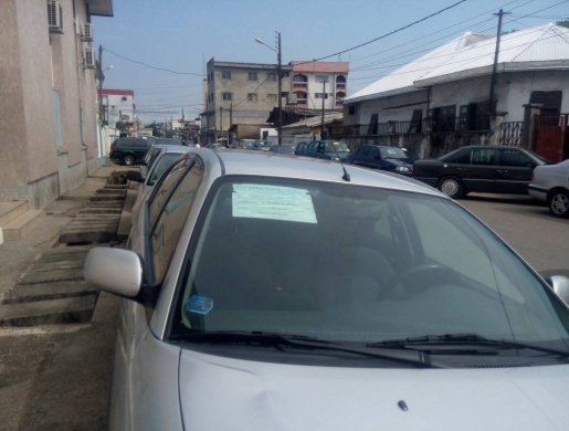 Toyota advensis année 2002, Douala -  Cameroun